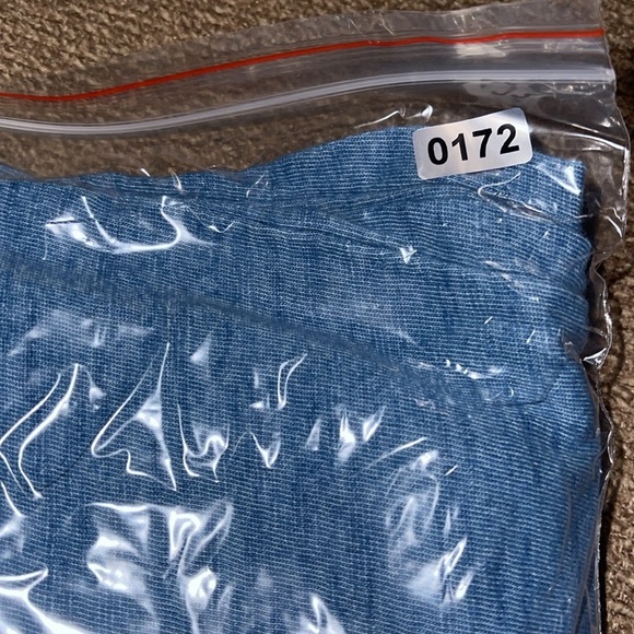 🌹LUCKY BRAND TEE - Picture 4 of 4